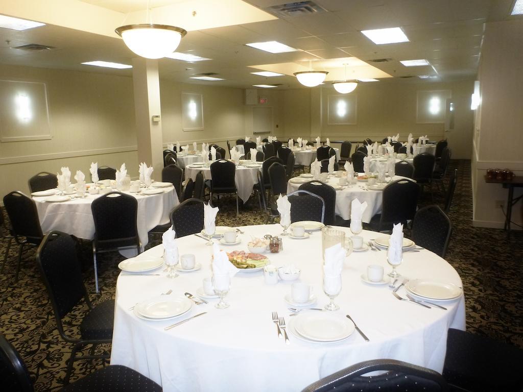 Days Inn & Suites By Wyndham Sault Ste. Marie On Exterior foto